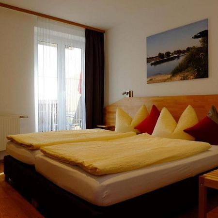 Hôtel Zum Donauufer à Bogen Extérieur photo
